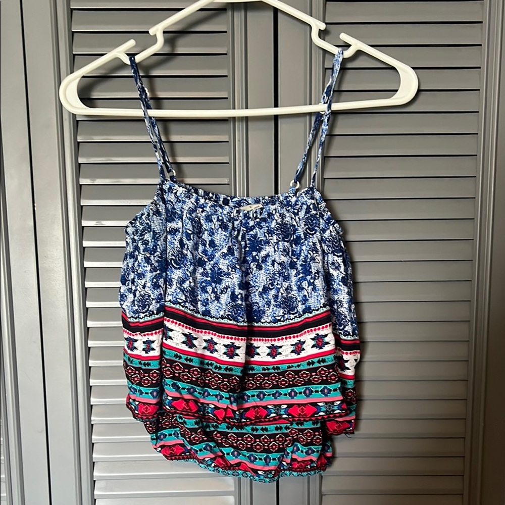 Mimi Chica : Blue and White Patterned Crop - M